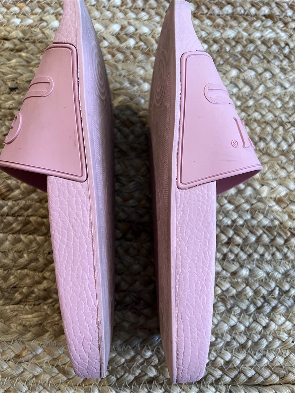 Gucci Blush Pink Rubber Logo Slides - Picture 6 of 7